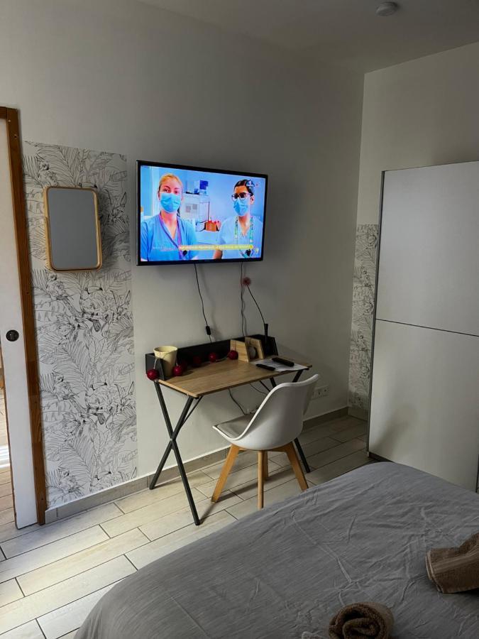 Joli Appartement Hypercentre T2, Classe Meuble De Tourisme 3 Avec Parking Gratuit Béziers Esterno foto