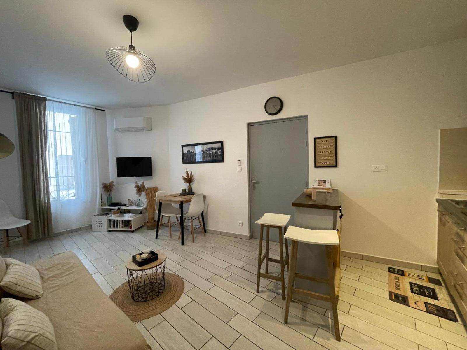 Joli Appartement Hypercentre T2, Classe Meuble De Tourisme 3 Avec Parking Gratuit Béziers Esterno foto