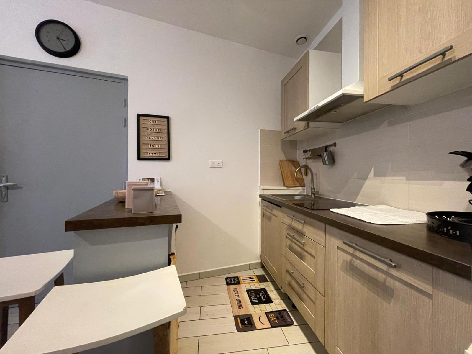 Joli Appartement Hypercentre T2, Classe Meuble De Tourisme 3 Avec Parking Gratuit Béziers Esterno foto