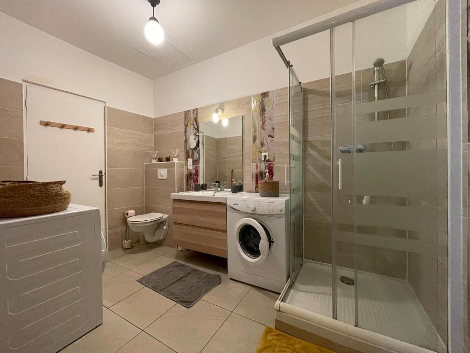 Joli Appartement Hypercentre T2, Classe Meuble De Tourisme 3 Avec Parking Gratuit Béziers Esterno foto