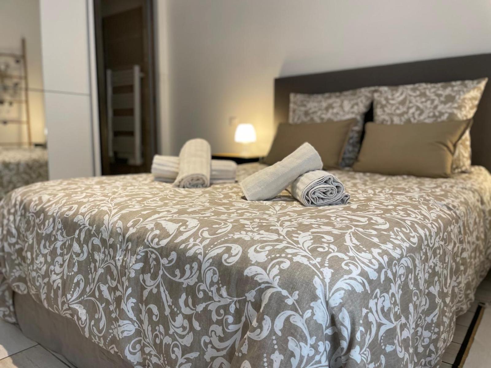 Joli Appartement Hypercentre T2, Classe Meuble De Tourisme 3 Avec Parking Gratuit Béziers Esterno foto